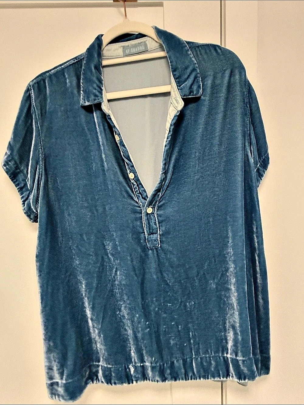 CP SHADES Blue velvet /velour Short Sleeve Shirt Size Large